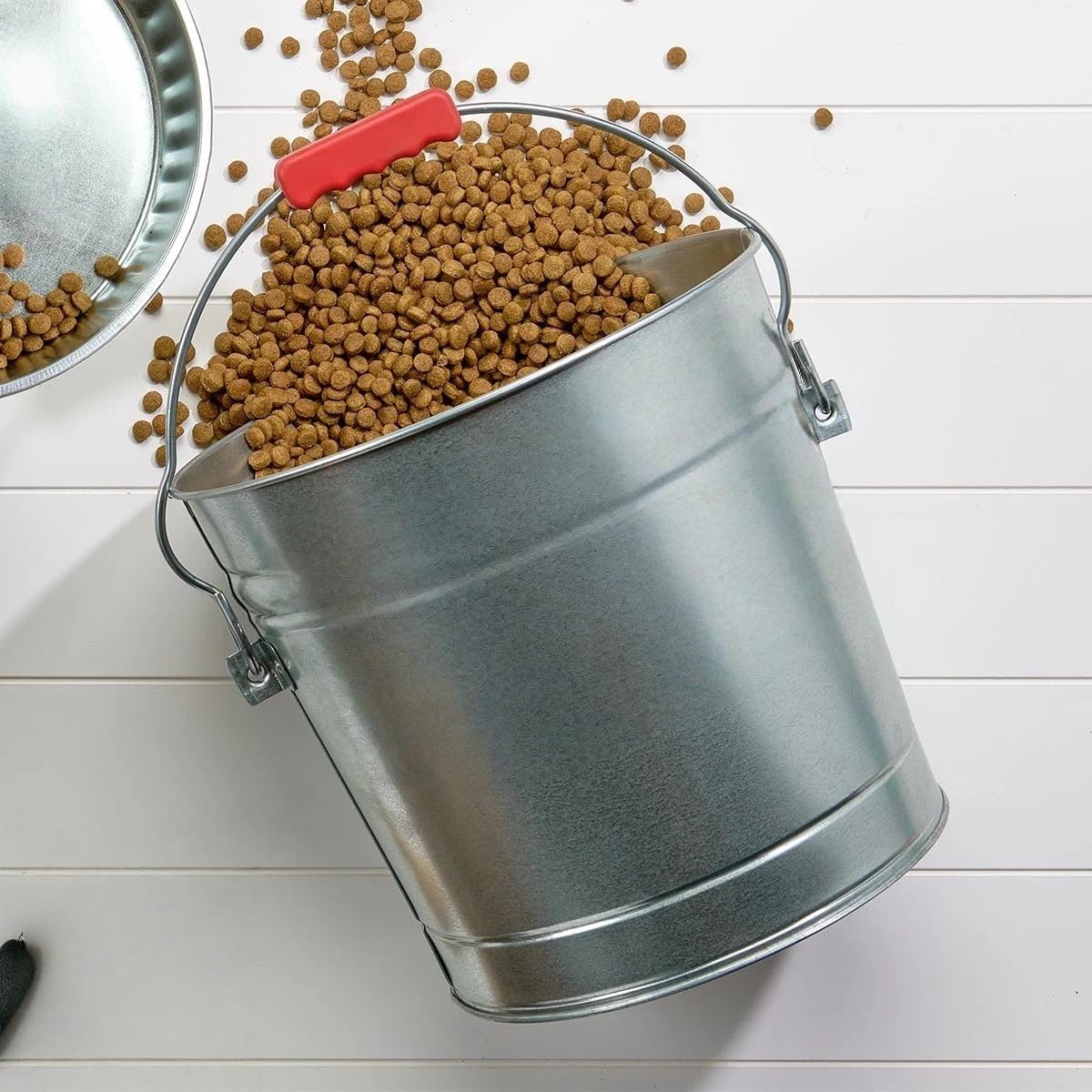 6-Gallon Galvanized Steel Storage Can with Locking Lid O6376